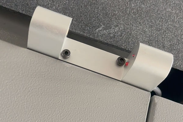 得馬F11高速裁切機激光對刀儀